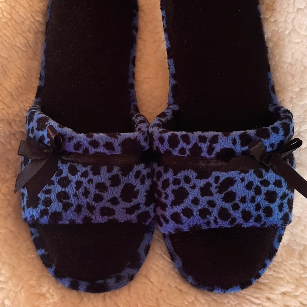 Blue leopard print cozy slippers